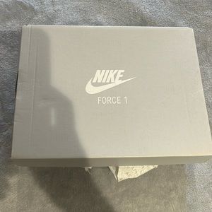 Boys Nike force 1